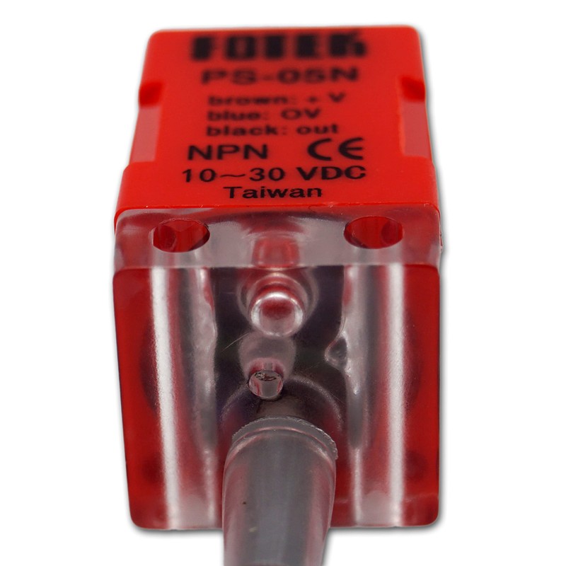 Inductive Proximity Switch / Sensor 10-30 Volt NPN 5 mm