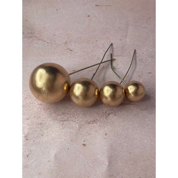 Faux Coloured Polystrene Cake Topper Ball Spheres (Gold)