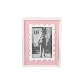 Sass & Belle Scalloped Photo Frame in Pink