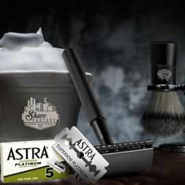 The Shave Factory Premium Shaving Set - Astra Platinum Double Edge Safety Razor Blades (300)