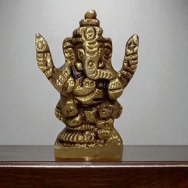 Brass Small Ganesha Statue Hindu God Idol for Home Decor | Lord Ganpati Murti 1.5" | Traditional Indian Ganesh Idol for Puja, Car Dashboard, Office Desk, Diwali, Housewarming Gift, Spiritual Figurine