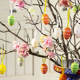 com-four® 72 x hand-painted Easter eggs for hanging, pastel Easter decoration with great patterns, decorative Easter eggs with string for hanging, size: 4 cm