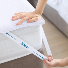 Utopia Bedding Waterproof Strap Mattress Protector Small Double 120 x 190 cm, White, (Pack of 14), Fits Up to 30cm Deep Mattresses, 4 Side Elastic Strap Mattress Cover
