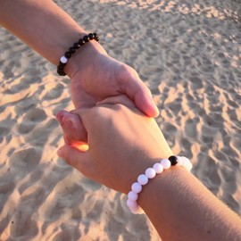 Par De Pulseras De Distancia Elaborada De Cuarzo y Piedra natural Para Pareja, BFF (ÓNIX - VOLCÁNICA)