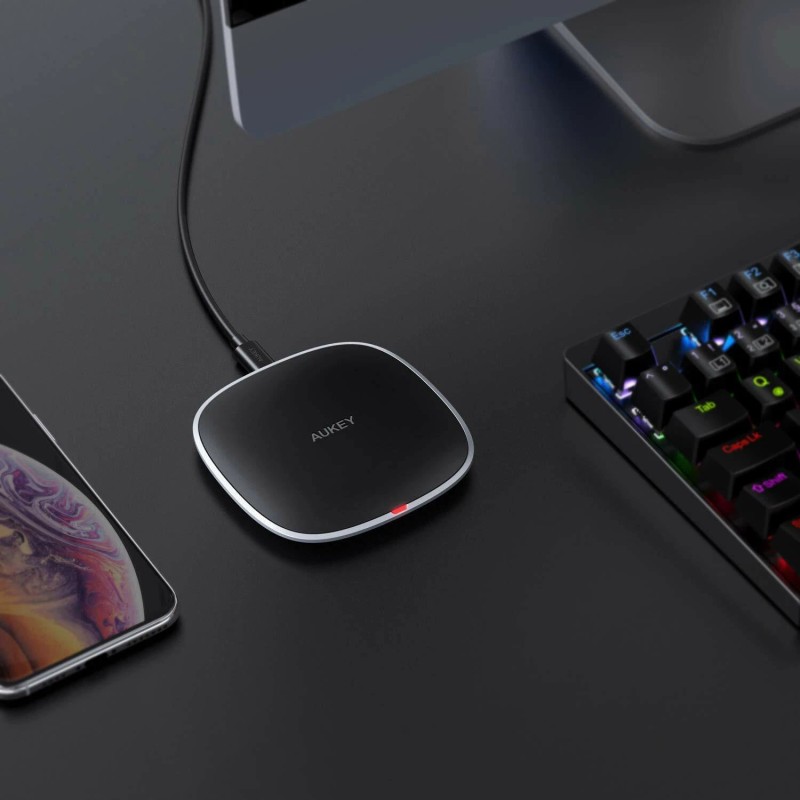 AUKEY Wireless Charger Qi Certified, Fast Wireless Charging Pad with