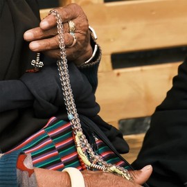 Crystal Jaap Mala for Meditation Pooja Havan Item Khanti Mala Gemstone Necklace 108 Beads