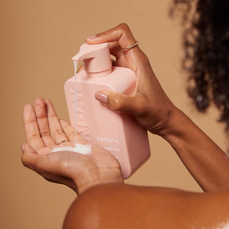 MONDAY Haircare Smooth Anti-Frizz Shampoo 350 ml