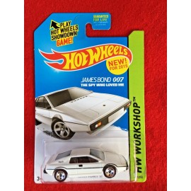 Hot Wheels 2015 Hot Wheels Lotus Esprit S1 White 219/250 CFG74 (HW293)