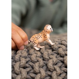 Schleich Wild Life - Wild Animal Safari Toys for Boys and Girls, Cheetah Cub Toy Figurine, Ages 3+