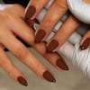 Uñas postizas almendradas con punta francesa mate corta, uñas postizas