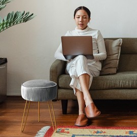 LUE BONA Pleated Vanity Stool, Velvet Upholstered Vanity Stool for Makeup Room, Round Mondern Stool for Vanity, Ottoman Footrest Stool with Metal Legs for Living Room, Bedroom, Light Gray