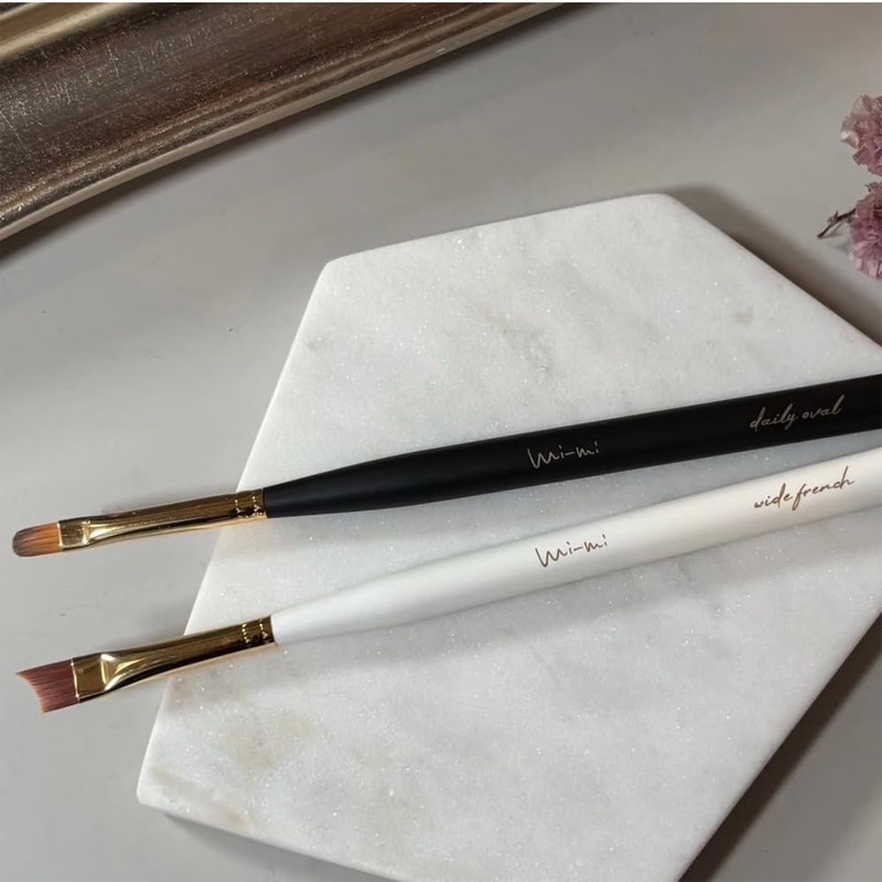 Kira Nail Gel Brush Daily Oval