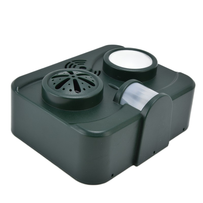 Ultrasonic Animal Repeller Waterproof Solar Bird Repellent Flashing Light for