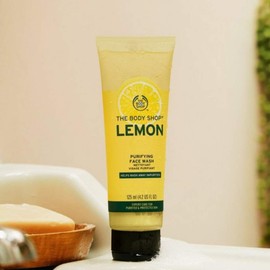 The Body Shop Lemon Purifying Face Wash INTENSELY CLEANSING PROTECT SKIN 125ml