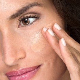 Lune+Aster RealGlow Primer | Complexion-Enhancing, Light Diffusing Radiance Primer. Formulated With Vitamin E & Apple Seed Extract. Dermatologist Tested. Vegan & Gluten Free, 1.7 Fl Oz