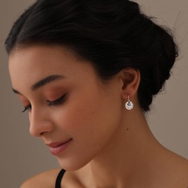 LeCalla 925 Sterling Silber Schmuck Mini gehämmert Crystal Disc Dangling Ohrringe Italienisch gehämmert Design Disc Small Drop Danlge Ohrringe für Frauen 20 MM