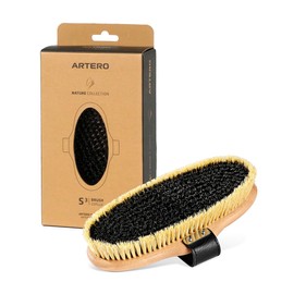 Artero Saturno S3. horse brushes for grooming with 2.5 cm outer bristles that sweep away all dust and 1.9 cm inner bristles that clean deeply.