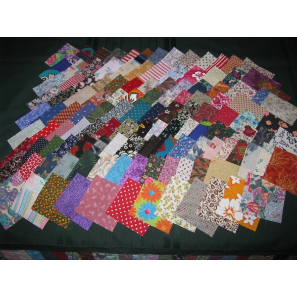 different brands Assorted Charm Pack 110 Precut Quilt Squares 4"