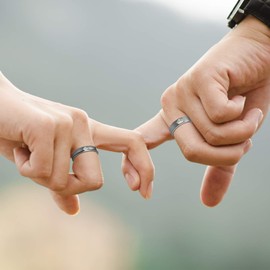 Mabohity Men's Women's Titanium Ring with Crown Her King and His Queen Engraving Titanium 5 mm/7 mm Wide Wedding Ring Engagement Ring Friendship Ring Partner Ring Couple Rings Black Size 49 to 70,