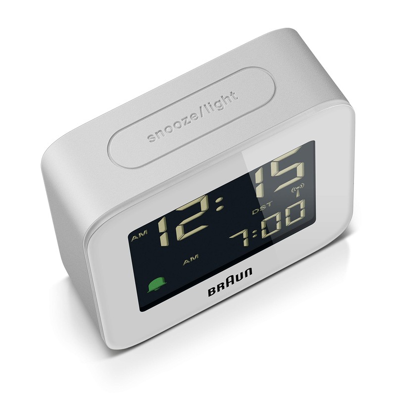 Braun Digitaler Reisewecker Mitteleuropäische Zeitzone (MEZ) mit Schlummerfunktion, kompakte Größe,