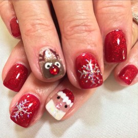 24Pcs Short Christmas Press on Nails Square Fake Nails Red Glitter Full Cover Acrylic Nails with Snowflake Santa Design Glossy Glue on Nails Red Nose Elk False Nails for Women Xmas Winter Nails Decor