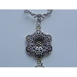 Handmade ANTIQUE SILVER FLOWER BEADED LANYARD ID BADGE HOLDER NECKLACE LOBSTER CLASP