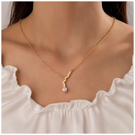 Inateannal Boho Pearl Pendant Necklace Gold Pearl Choker Necklace Irregular Bar Necklace Tiny Pearl Collar Necklace Jewellery for Women and Girls Gifts
