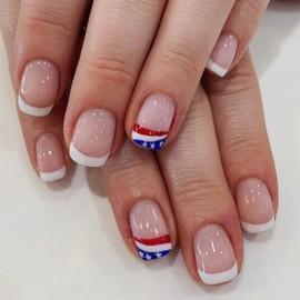 24Pcs White Press on Nails Short Square French Tip Fake Nails Independence False Nails with American Flag Star Glitter Design Acrylic Day Glue on Nails DIY for Women Decoration