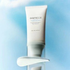 SKIN1004 Madagascar Centella Hyalu-cica Water-Fit Sun Serum - Bloqueador Coreano con Centella y Ácido Hialurónico