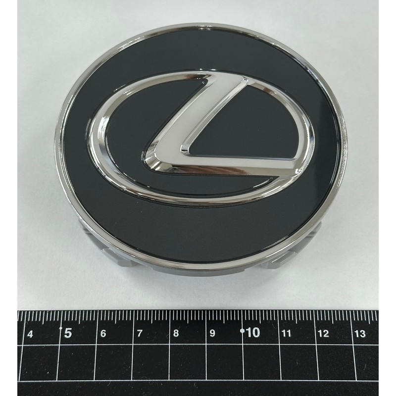 Genuine Toyota ORNAMENT SUB-ASSY WHEEL HUB 42603-60700