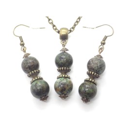 Set aus Ohrringen und Halskette aus Bronze mit Anhänger aus grünen natürlichen Türkis-Perlen und tibetischen Perlen.