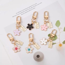 LiZEROGDAX 4pc Colors randomCute Flower Charms for Purse, Handbags, Floral Keychains Pendant for Women, Sakura Charms Aesthetic for Tote Accessories
