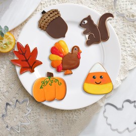 FUSOTO 6PCS Thanksgiving Cookie Cutters Set, Holiday Cookie Cutter Thanksgiving Shapes for Baking-Turkey, Pumpkin, Candy Corn, Pine Cones, Squirrel, Maple, Fall Cookie Cutters for Homemaking Cookie