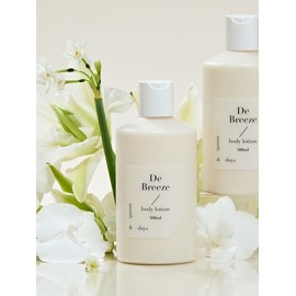 Month & Days Perfume Care Body Lotion De Breeze Clean Soap Fragrance 300ml / 먼스앤데이즈 퍼퓸케어 바디로션 디 브리즈 클린솝향 300ml