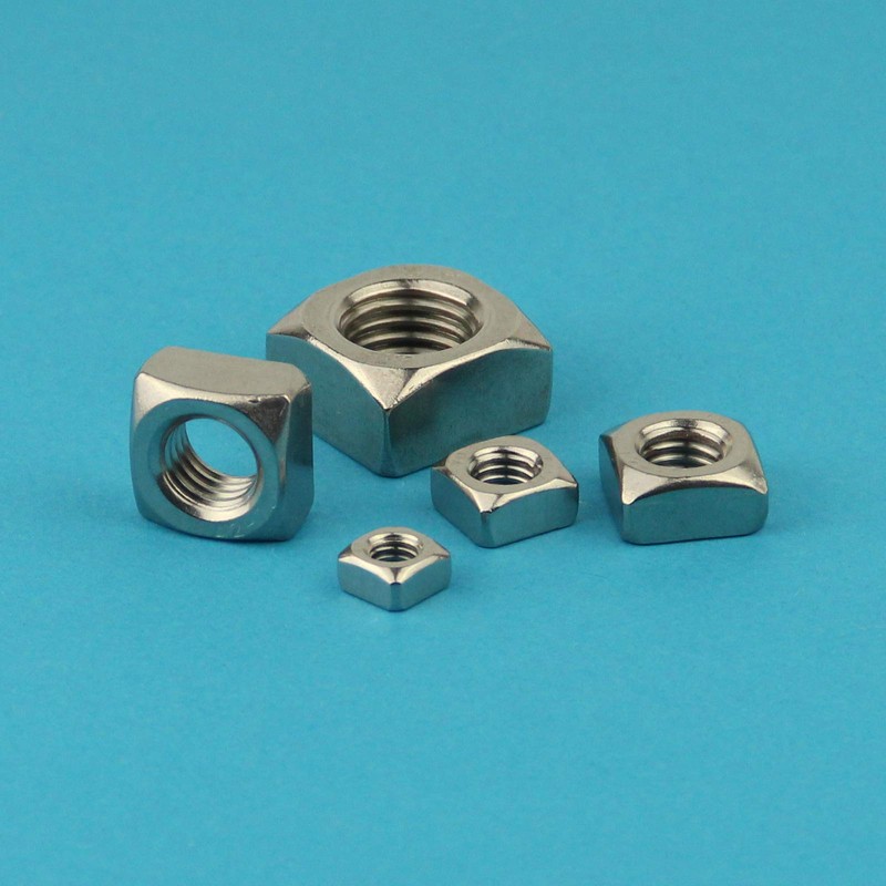 Eisenwaren2000 M10 square nuts (pack of 10) - standard square