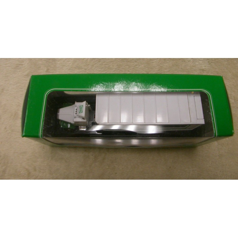 Hess 2006 Miniature 18 Wheeler & Racer