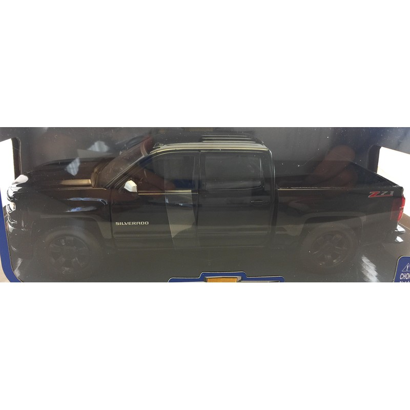 Motor Max 1:24 Scale 2017 Black Chevy Silverado 1500 LT