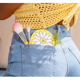 TRIXIE COSMETICS Y-14 HIGHLIGHTER BRUSH, TRIXIE