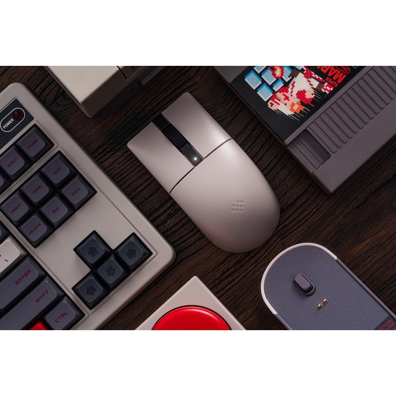 8BitDo Retro R8 Mouse, Charging Dock, PAW 3395 Optical Sensor