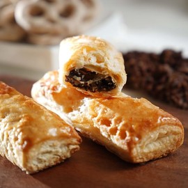 Get Well Basket – Care Package with Gourmet Snacks for Women & Men, After Surgery Gifts, Thinking of You Treats, Feel Better Sweets, Gift Box by Broadway Basketeers