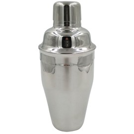 500ml,18oz,Stainless Steel Cocktail Shaker Built in Strainer