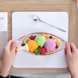 MQMCPDS 4-Piece Set of Glass Banana Split Dish Boats - Stackable, Ideal for Ice Cream Sundaes, Fruit Salads, Yogurt & Snacks, Perfect as Banana Split Bowls & Ice Cream Sundae Bowls (modern)