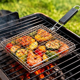 Rolling Grill Basket, Stainless Steel BBQ Grilling Basket with Removable Wooden Handle for Vegetables, Seafood, Camping & Outdoor Cooking – 1 Piece