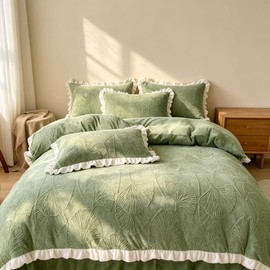 LILYPEACH 3pcs Milky Velvet French Style Ruffled Furry Duvet Cover Set, Solid Green Autumn and Winter Bedding Set, Soft Warm and Eco-Friendly Quilt Cover, for Bedroom, Guest Room (Green, King)