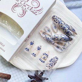 24Pcs Medium Press on Nails Almond Fake Nails French Tip Press Ons Blue Eyes Acrylic Nails White Full Cover Glue on Nails Oval Summer False Nails for Women DIY Manicure Tips