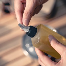 Wumuzai 4 Pack Small Oil Squeeze Bottle for Camp Cooking 3.4oz, Twist Top Portable Liquid Dispenser Bottles Pack, Plastic Kitchen Squeeze Bottle, Camping Travel Size Soy Sauce Condiment Dispenser