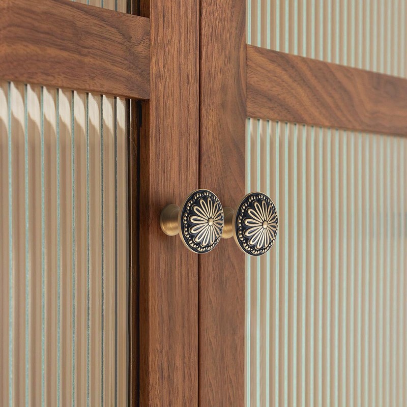 FLIRABBIT Black and Brushed-Gold Cabinet-Knobs - 5 Pack Flower Brass