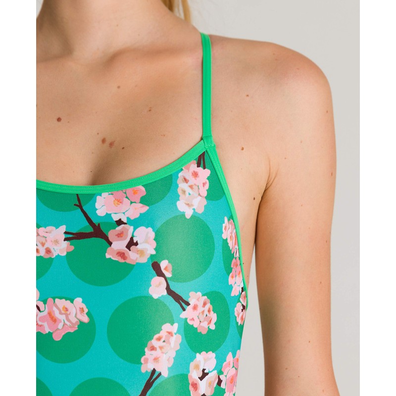 ARENA Women's W Linear Triangle Challenge Back One Piece Swimming