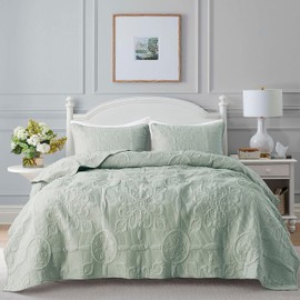 B2EVER Sage Green Damask Quilt Twin Size Bedding Sets with 1 Pillow Sham, Boho Bedspread Lightweight Soft Farmhouse Vintage Bohemian Coverlet Retro Jacquard Pattern Bed Cover for All Season, 2 Pieces