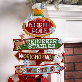 PLAID ENTERPRISES FELT BANNER XMAS STREE, Christmas Street Sign